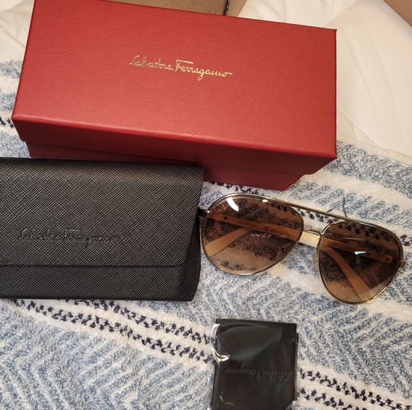 SF 🕶 sunglasses